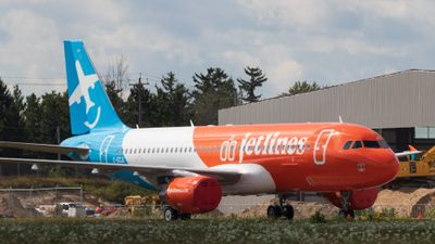 A Canada Jetlines Airbus A320.