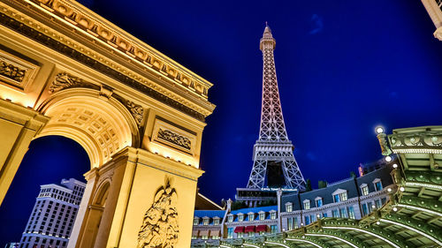 Couples can book a special Silver Bells Wedding Package with ceremonies at places like the Arc de Triomphe replica and the Eiffel Tower Viewing Deck.